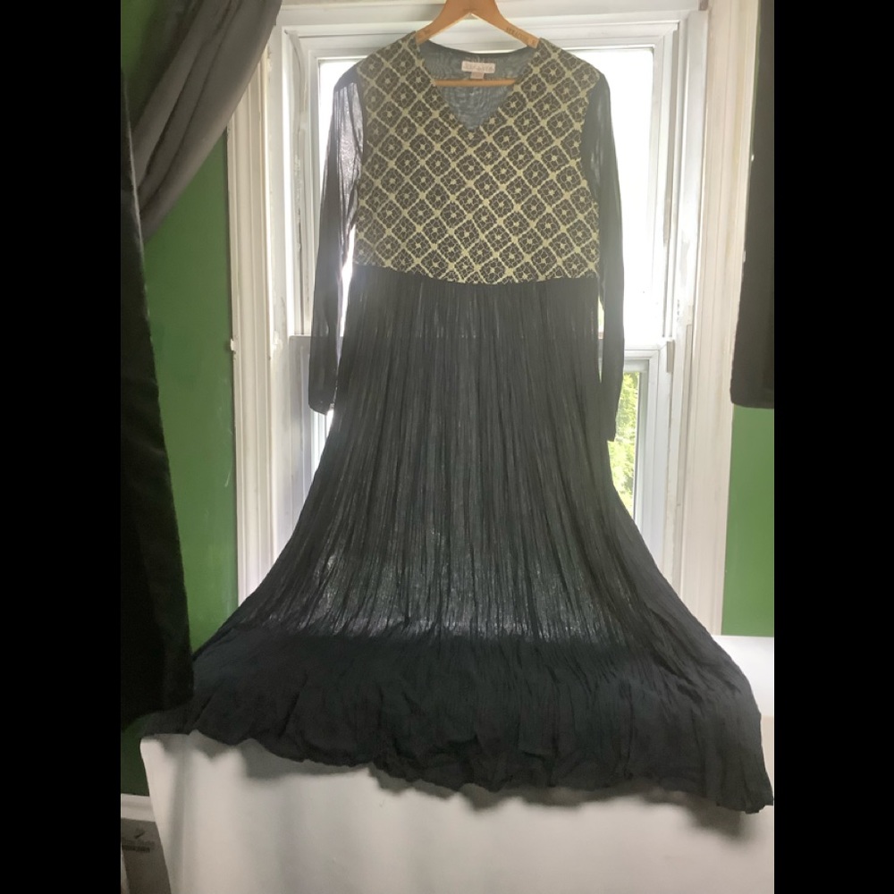 K a r a v a n Maxi Long Sleeves Dress W/Belt